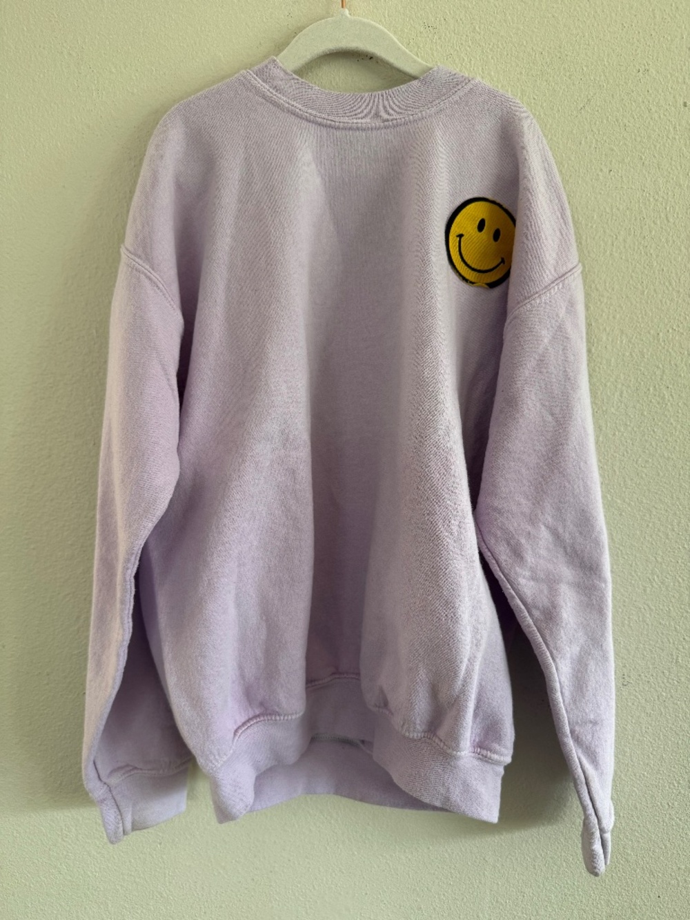 John Eshaya Lilac Smile Face Crewneck Sweatshirt M